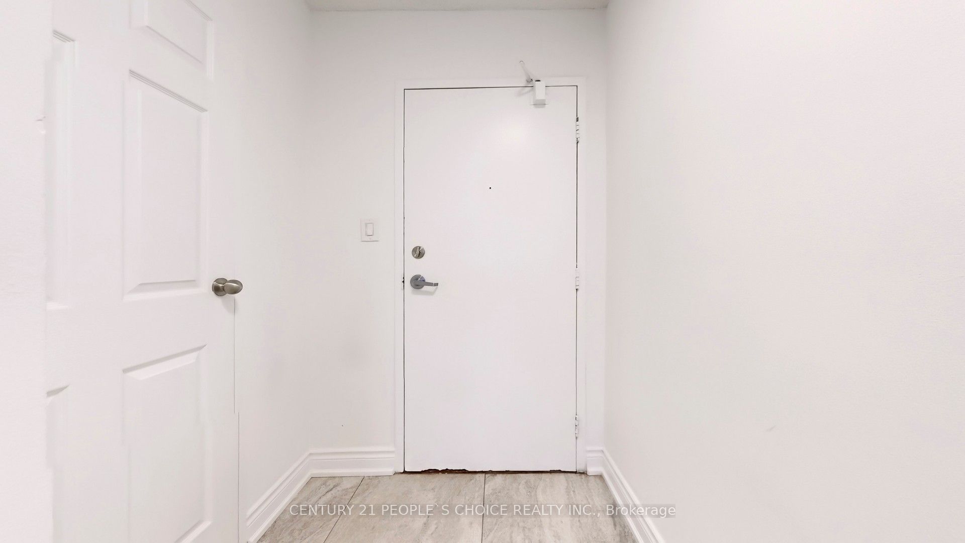 100 Wingarden Court, #216