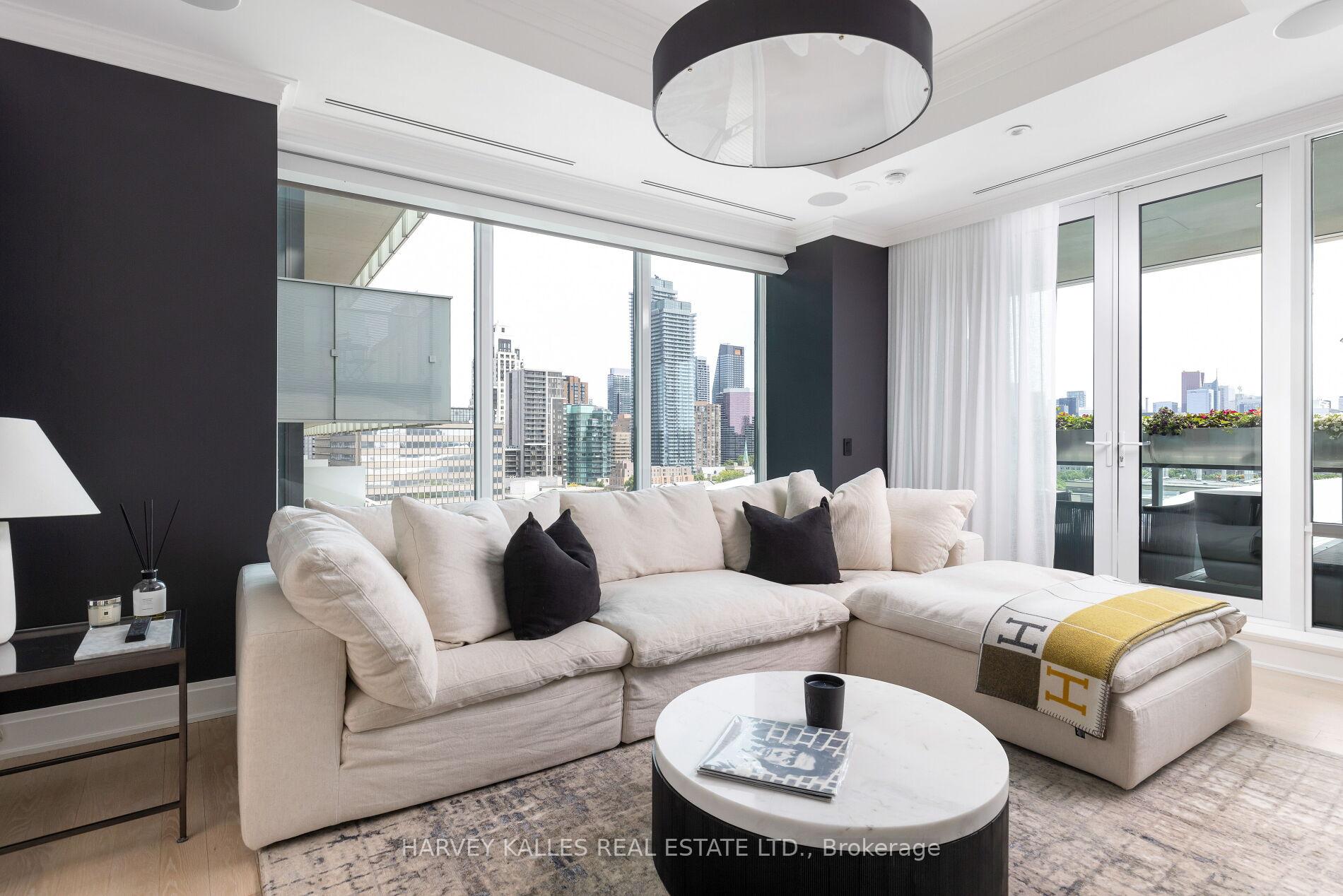 206 Bloor Street W 1202
