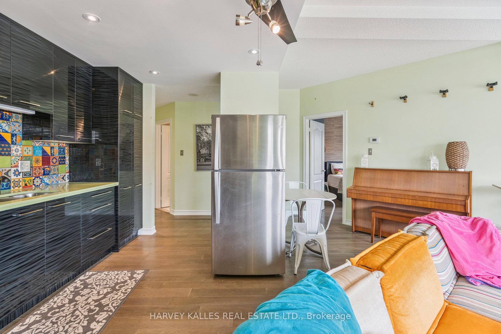 135 James Street S 414
