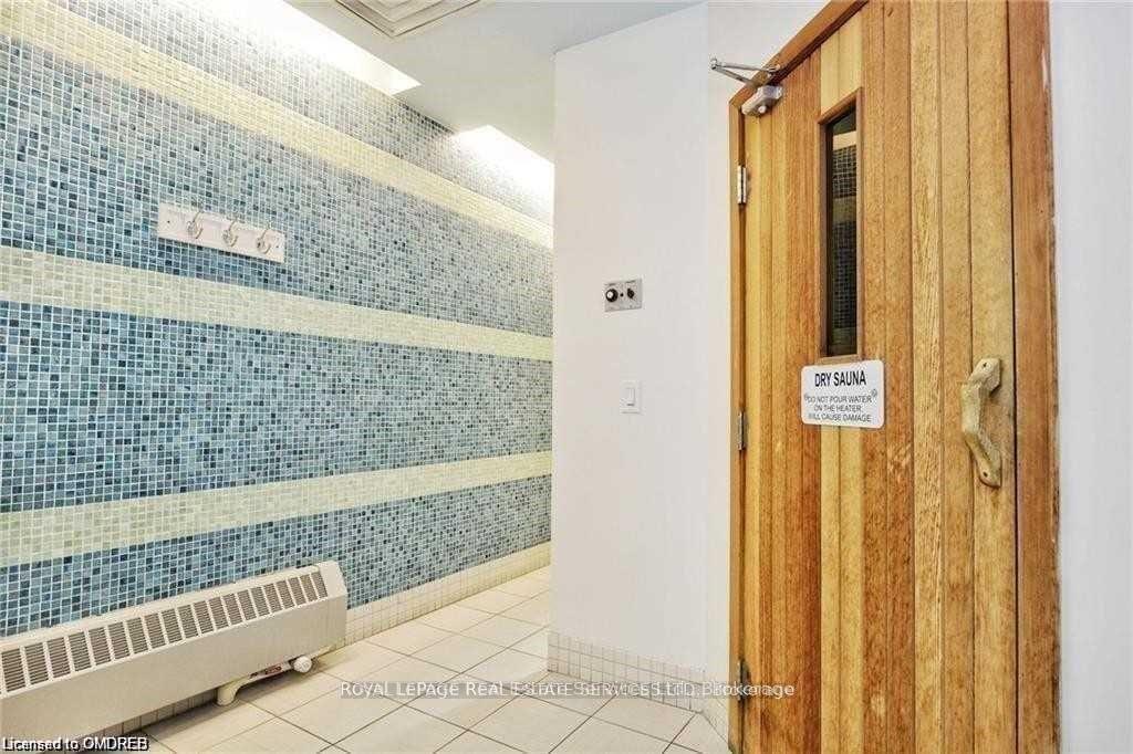 2 Bedrooms Condo at 2391 Central Park, Oakville For sale