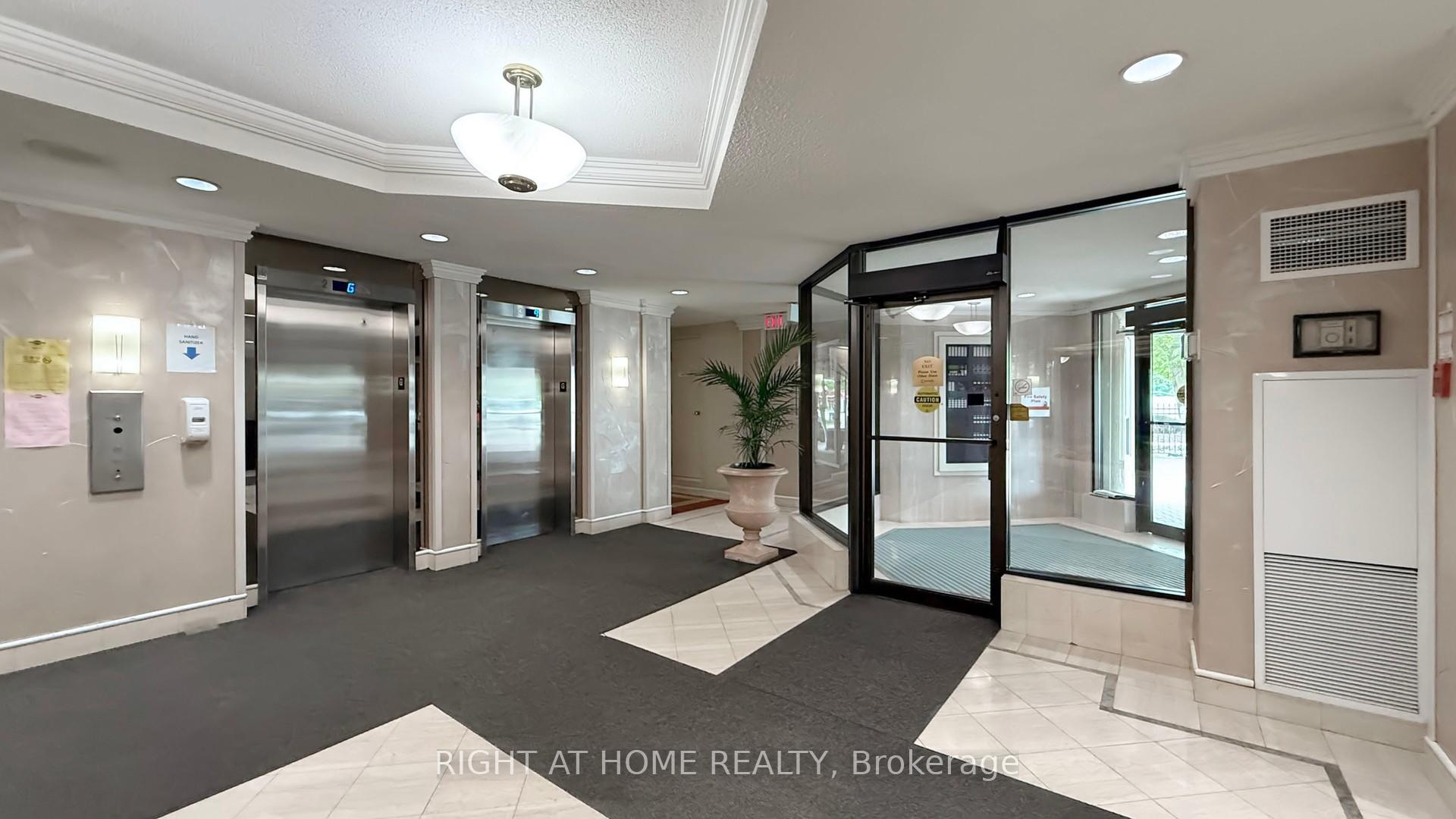 3 Bedrooms Condo at 75 Bamburgh, Toronto For sale