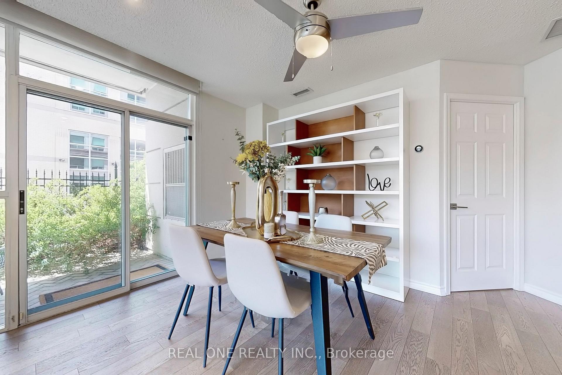 2 Bedrooms Condo at 8 Covington, Toronto For sale