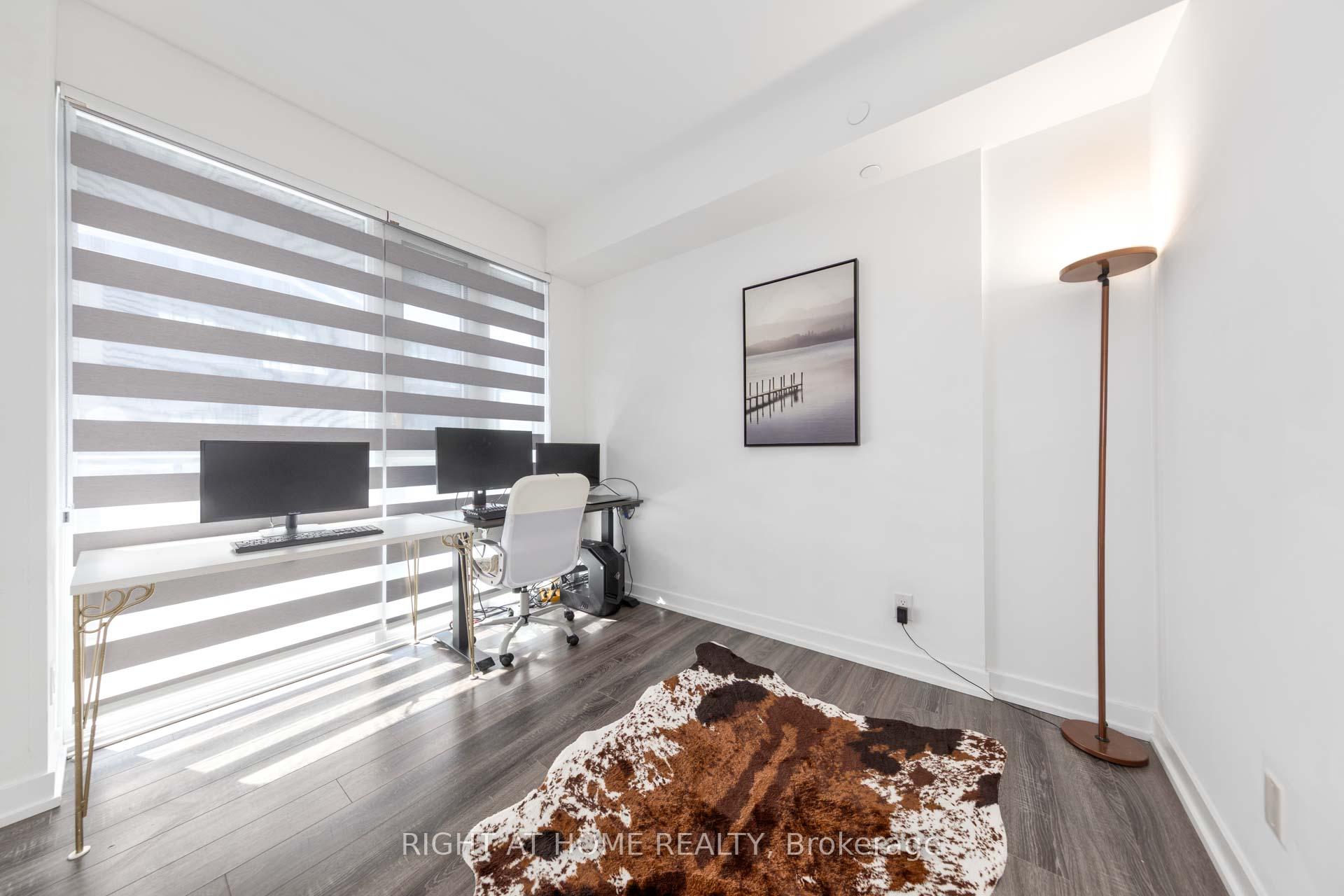 3 Bedrooms Condo at 20 Edward, Toronto For sale