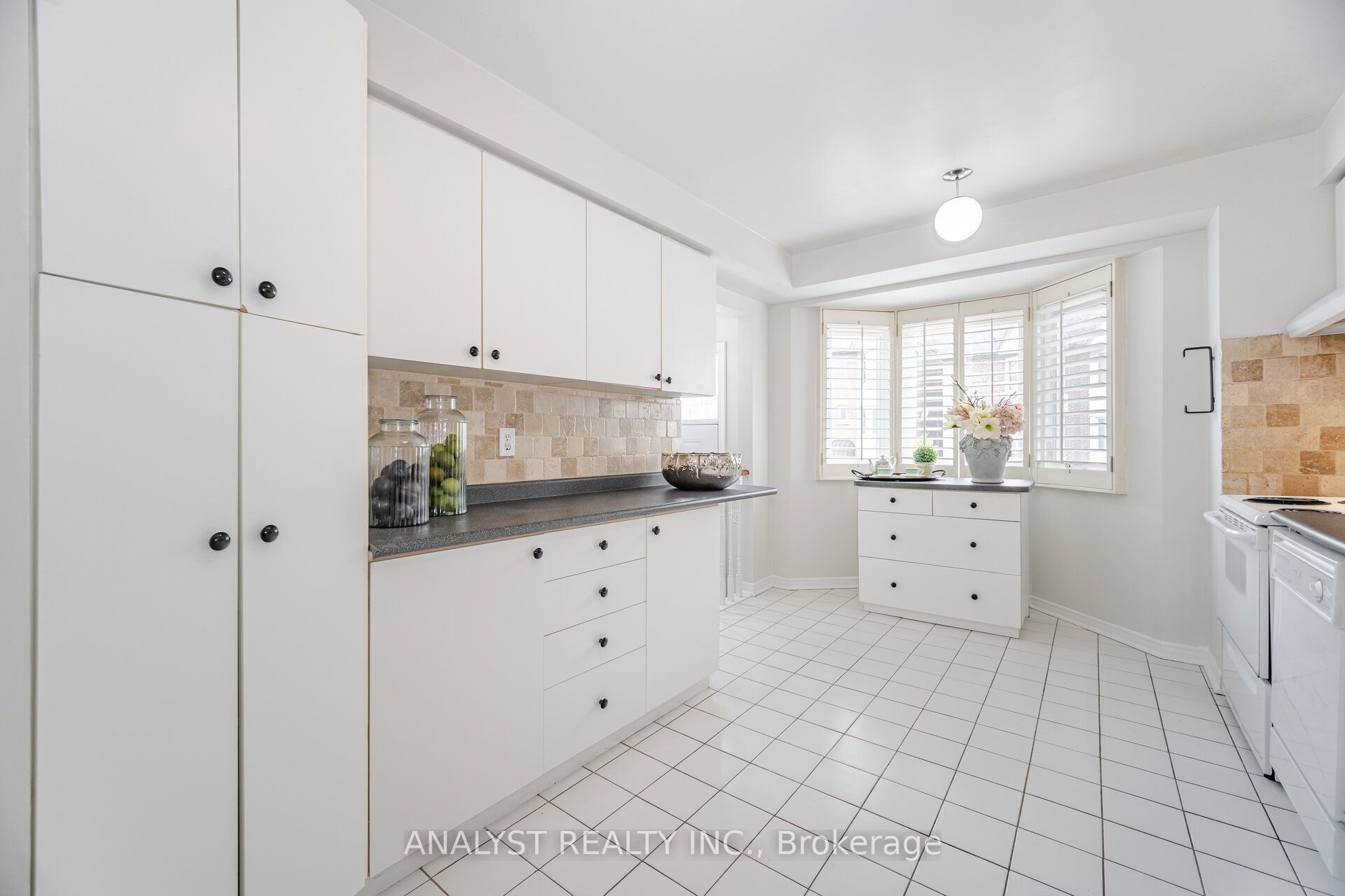 219 Woodbridge Avenue, #1
