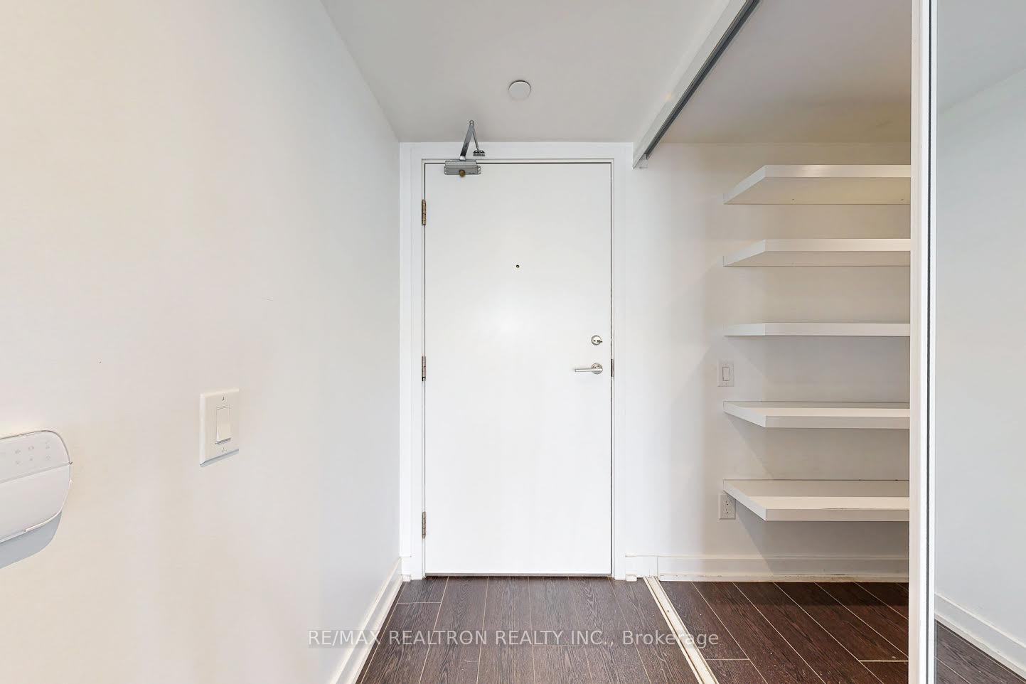 2 Bedrooms Condo at 72 Esther Shiner,  Toronto For sale