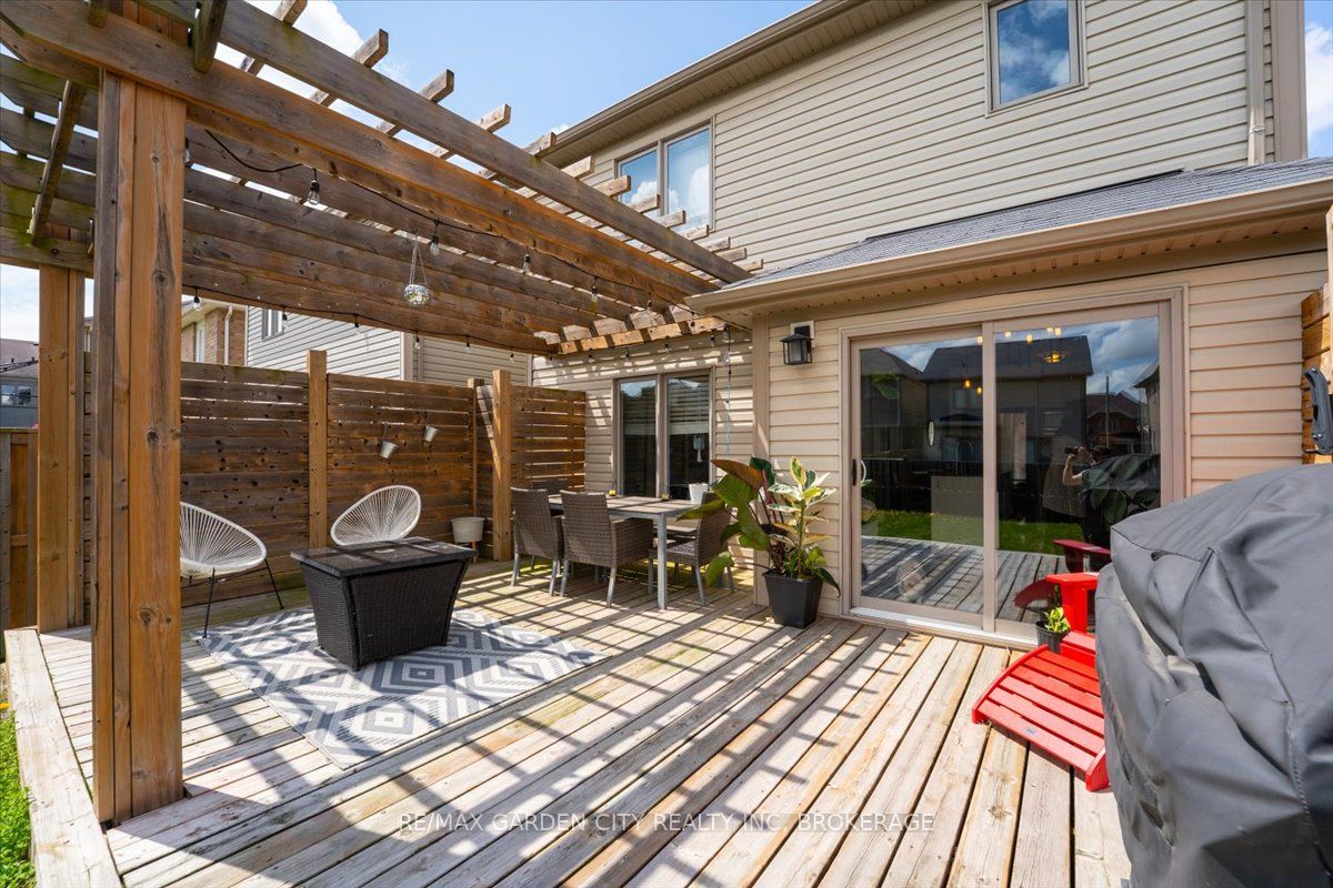 8648 DOGWOOD Crescent