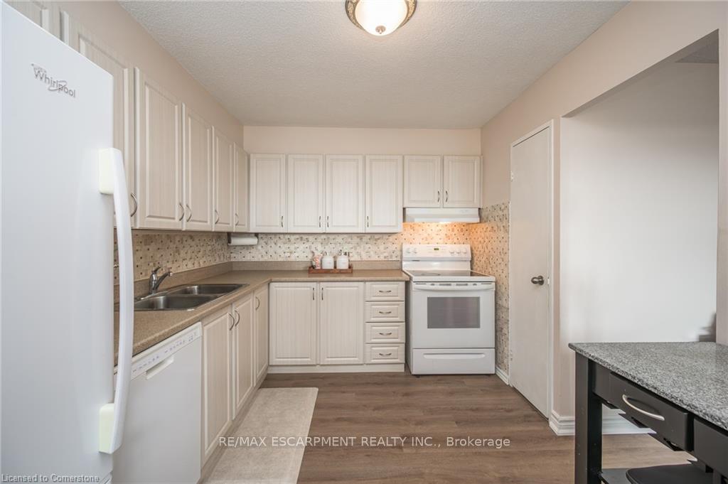 3 Bedrooms Condo at 301 FRANCES,  Hamilton For sale