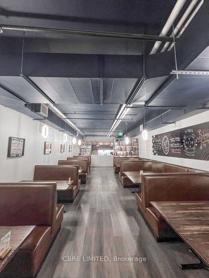 556 Yonge Street, #2nd Floor