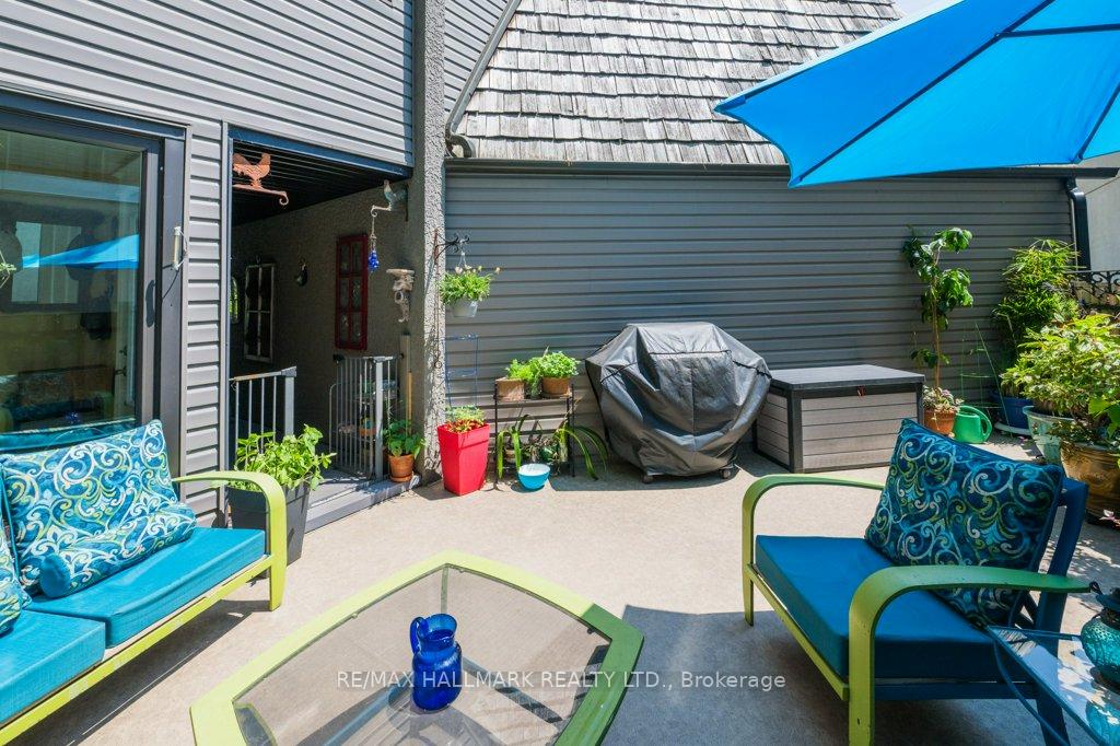 2 Bedrooms Condo at 2366 Queen, Toronto For sale