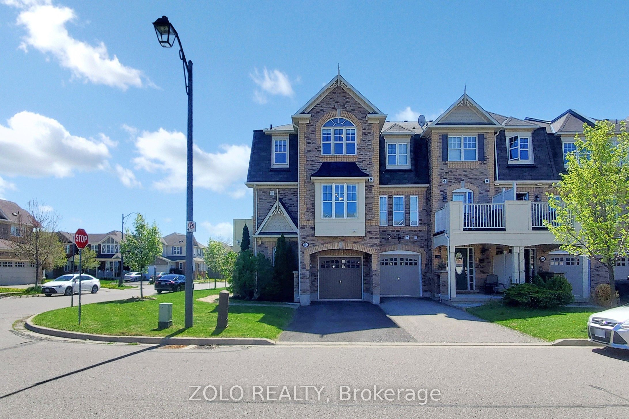 201 Woodley Crescent