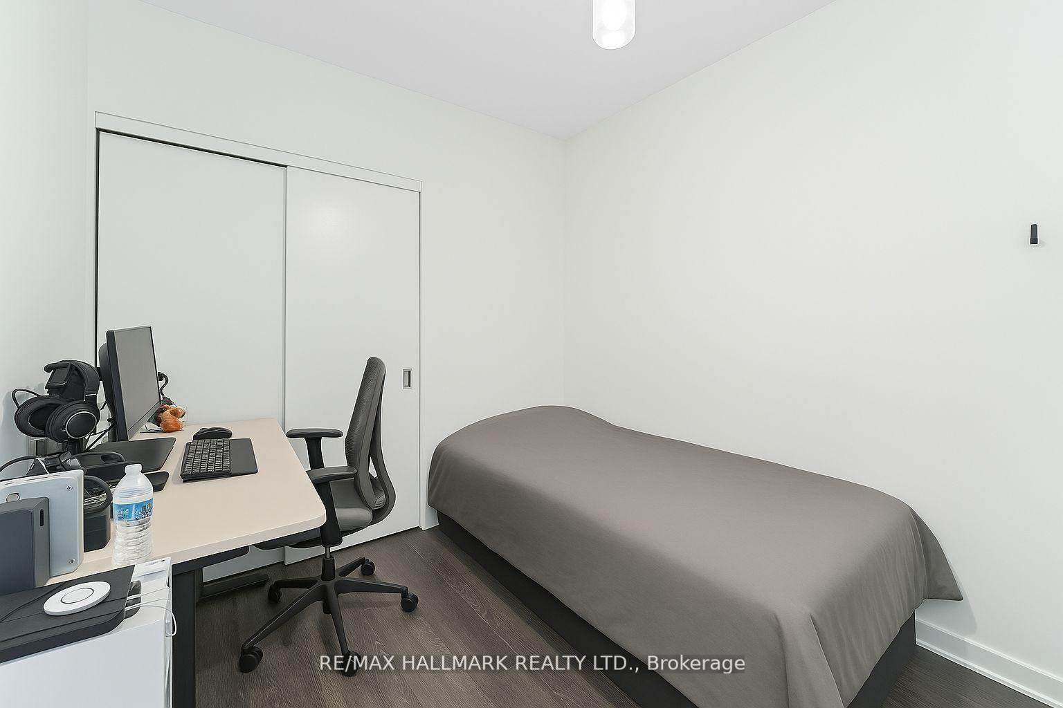 2 Bedrooms Condo at 185 Alberta, Toronto For sale
