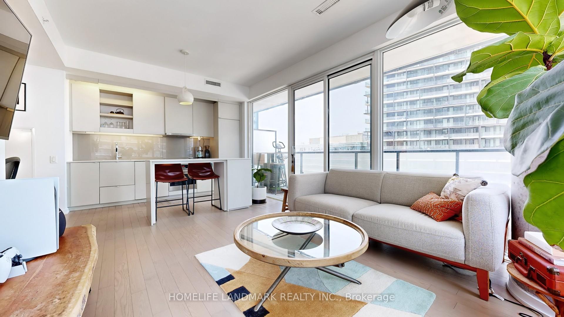 2 Bedrooms Condo at 101 Peter, Toronto For sale