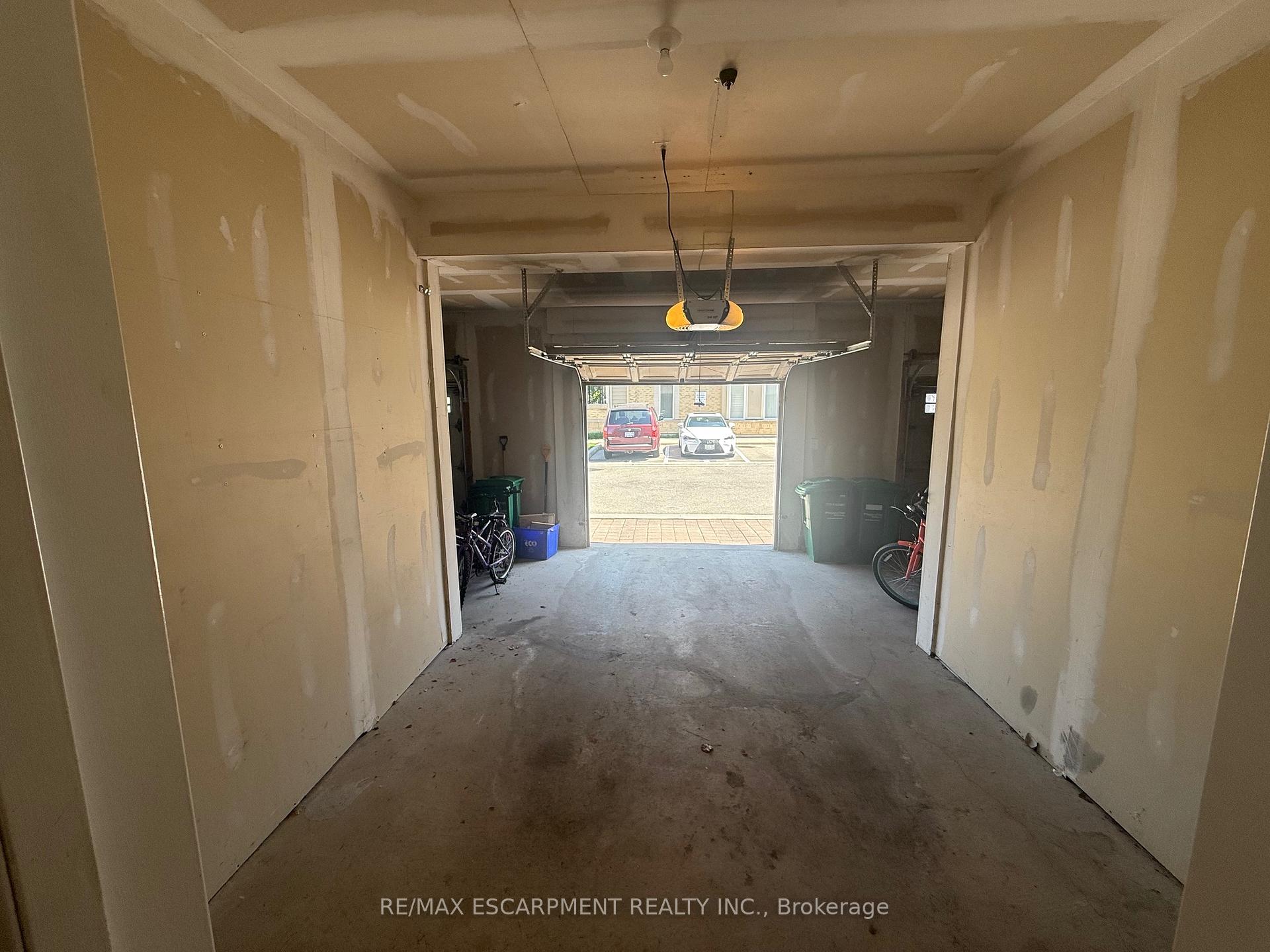 1 Bedroom Condo at 5055 Oscar Peterson, Mississauga For sale