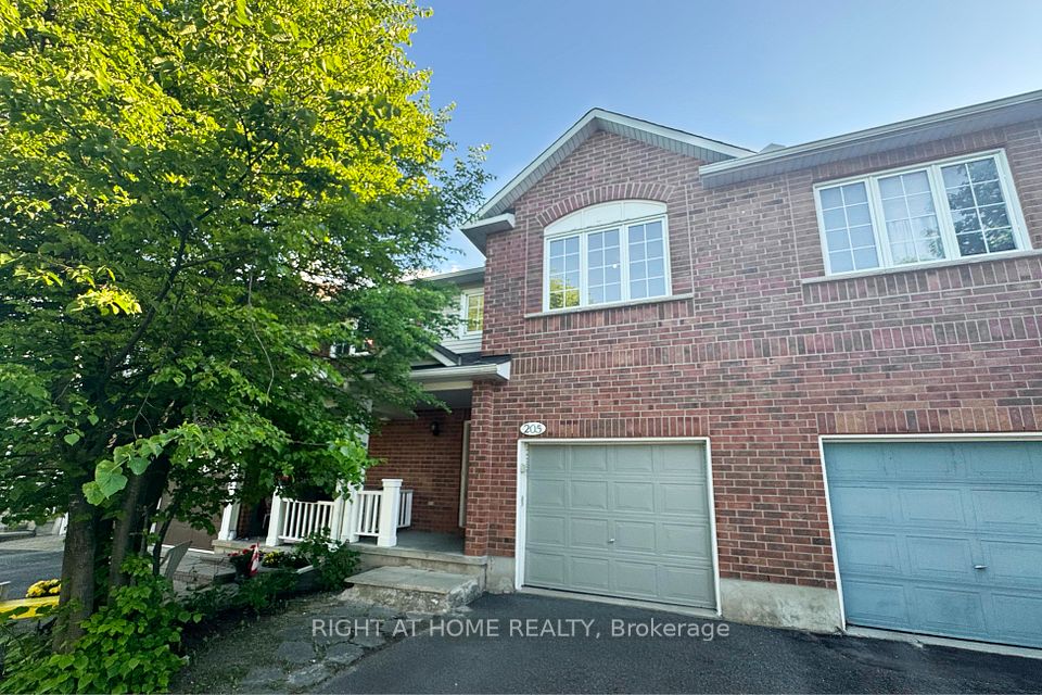 205 GRAY Crescent