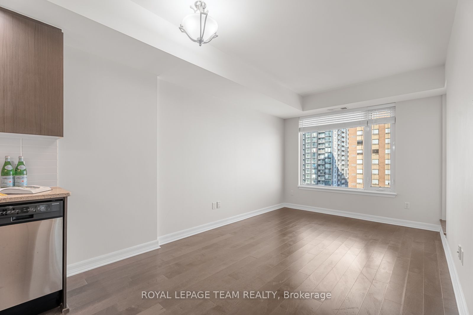 238 Besserer Street, #711