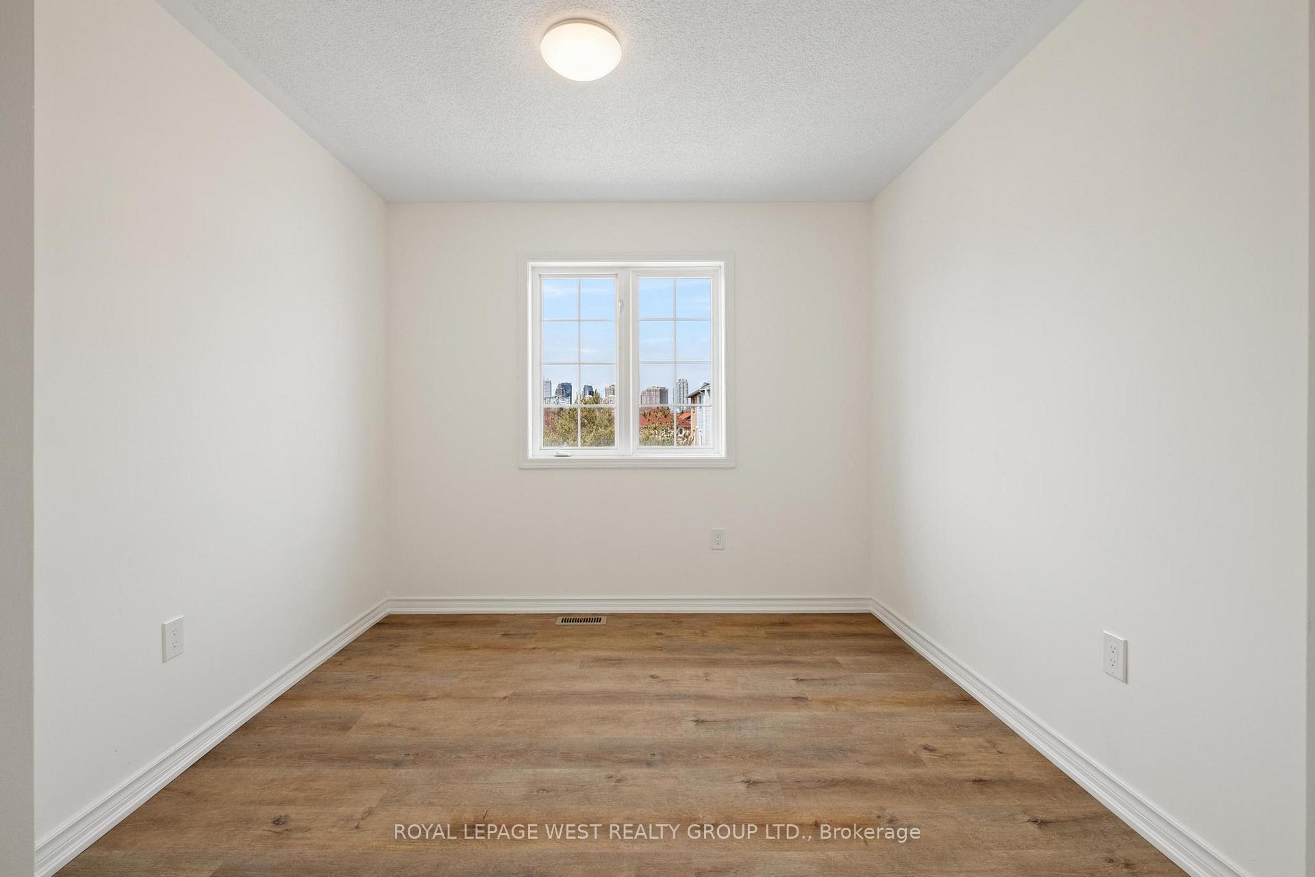 3 Bedrooms Condo at 280 Hillcrest,  Mississauga For sale