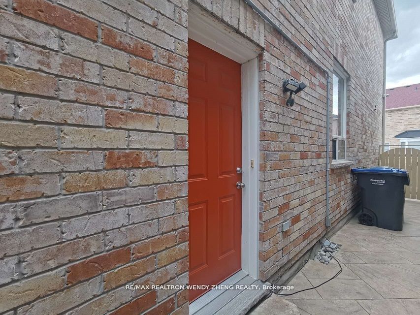 #Bsmt - 19 Village Lake Crescent, Brampton, ON L6S 6K2