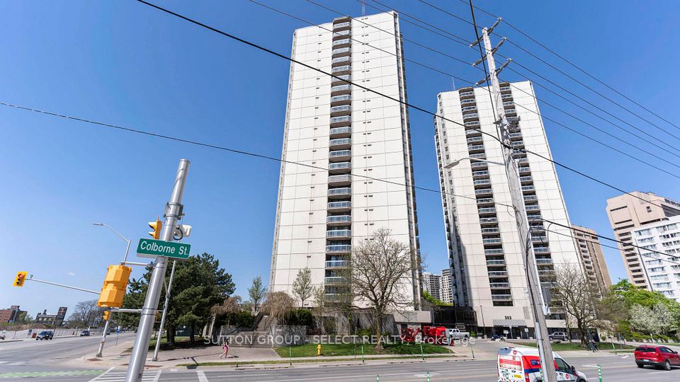 323 Colborne
