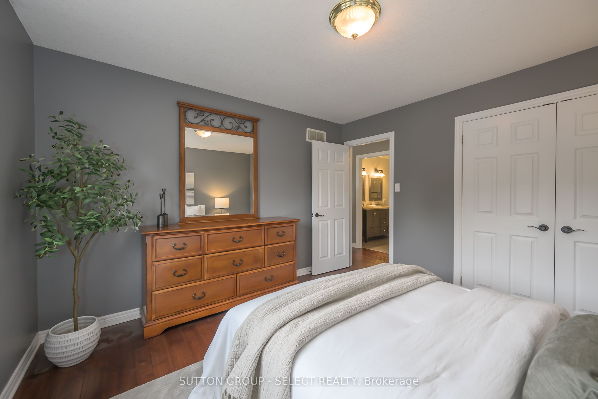 42 Pinebrook Court