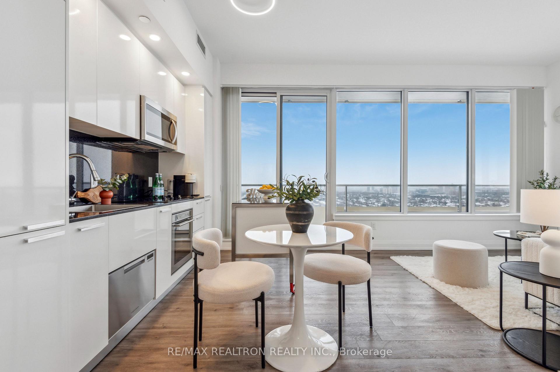 2 Bedrooms Condo at 75 Canterbury, Toronto For sale