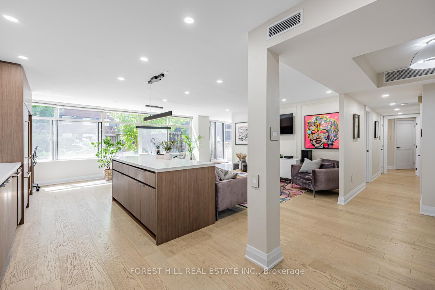 3 Bedrooms Condo at 900 Yonge, Toronto For sale