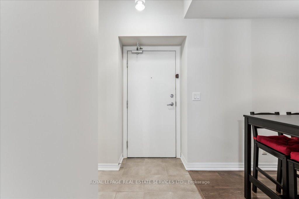 1 Bedroom Condo at 1940 Ironstone, Burlington For sale