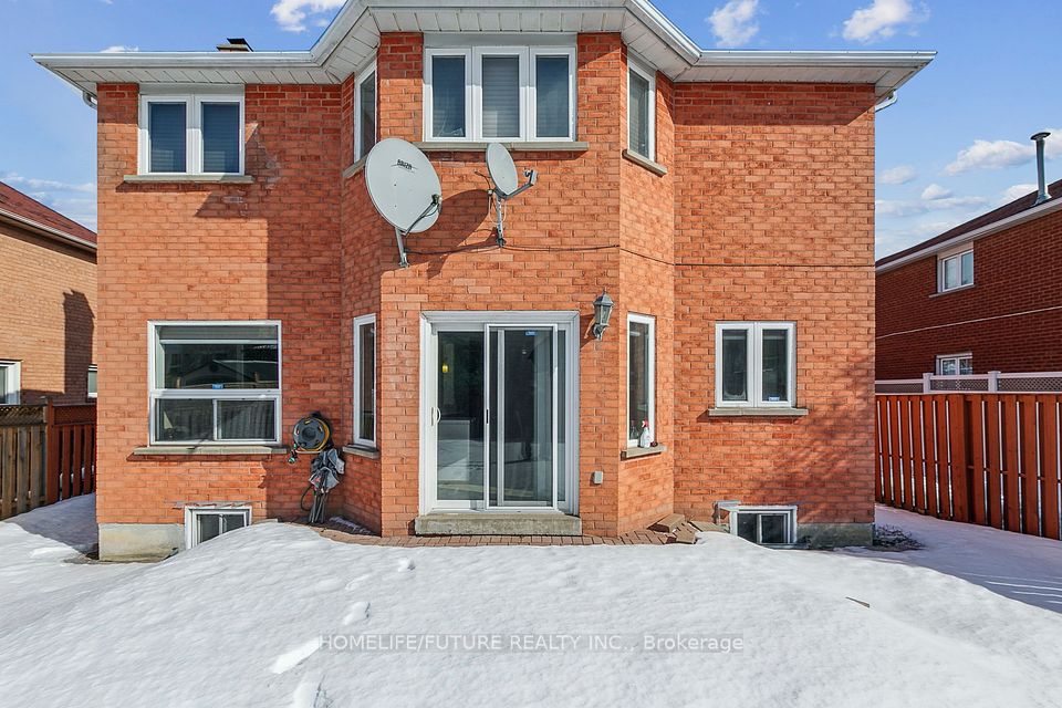 https://trreb-image.ampre.ca/xPlEP9CklnxlgnYn7pWK8M2wK-3nMoAZNFRJ98UvArM/rs:fit:960:960/wm:.5:so:0:50:.4/wmsh:10/wmt:PHNwYW4gZm9yZWdyb3VuZD0nd2hpdGUnIGZvbnQ9JzY4Jz5IT01FTElGRS9GVVRVUkUgUkVBTFRZIElOQy4sIEJyb2tlcmFnZTwvc3Bhbj4/cb:20250307181511/L3RycmViL2xpc3RpbmdzLzQwLzU3LzQ5LzgwL3AvM2Q3ZDc0ZjYtZjZkMC00OGI0LWFhNmItYjQ5MmZlNDU3OWU0LmpwZw.jpg