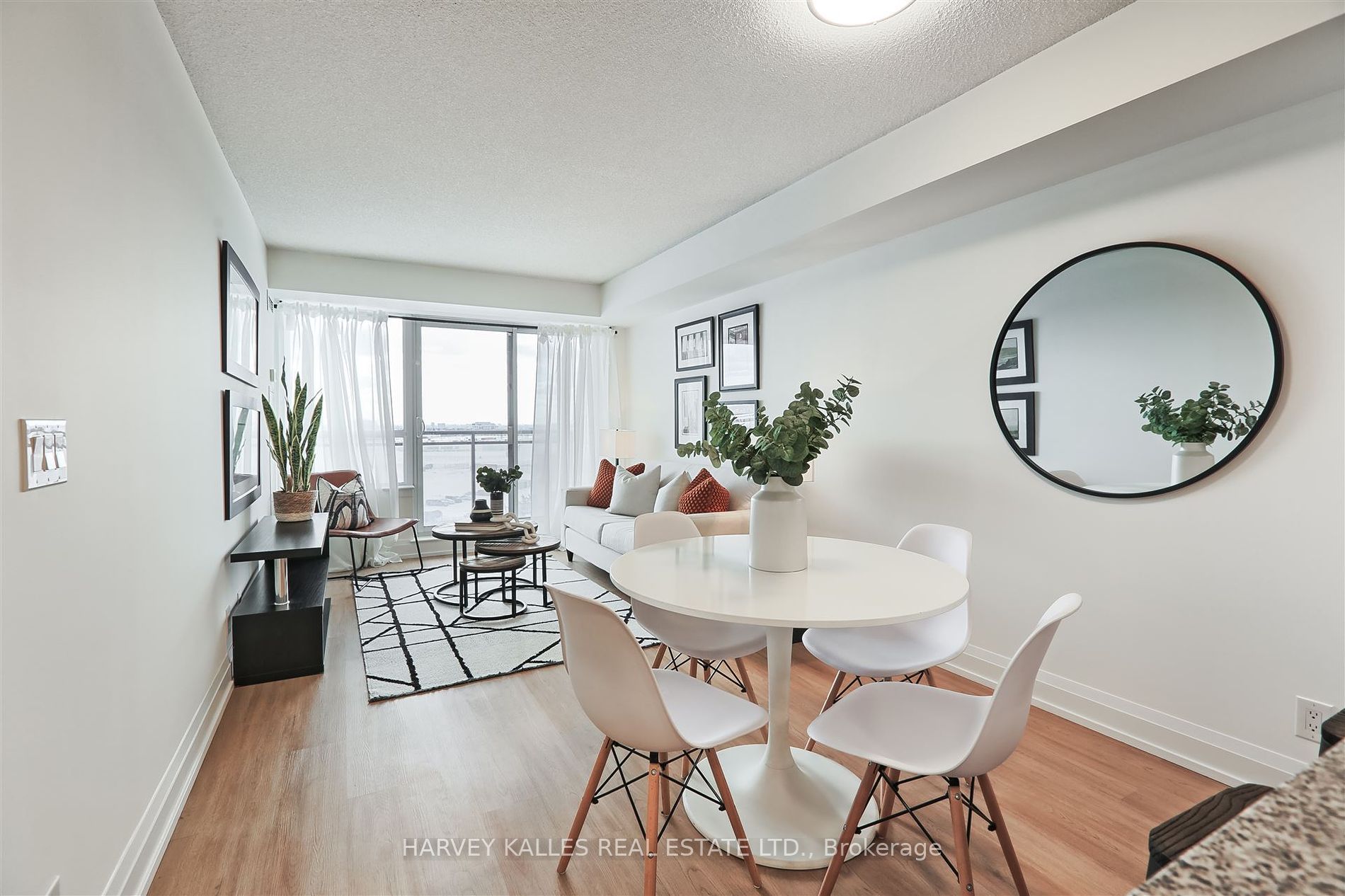 1070 Sheppard Avenue W 912