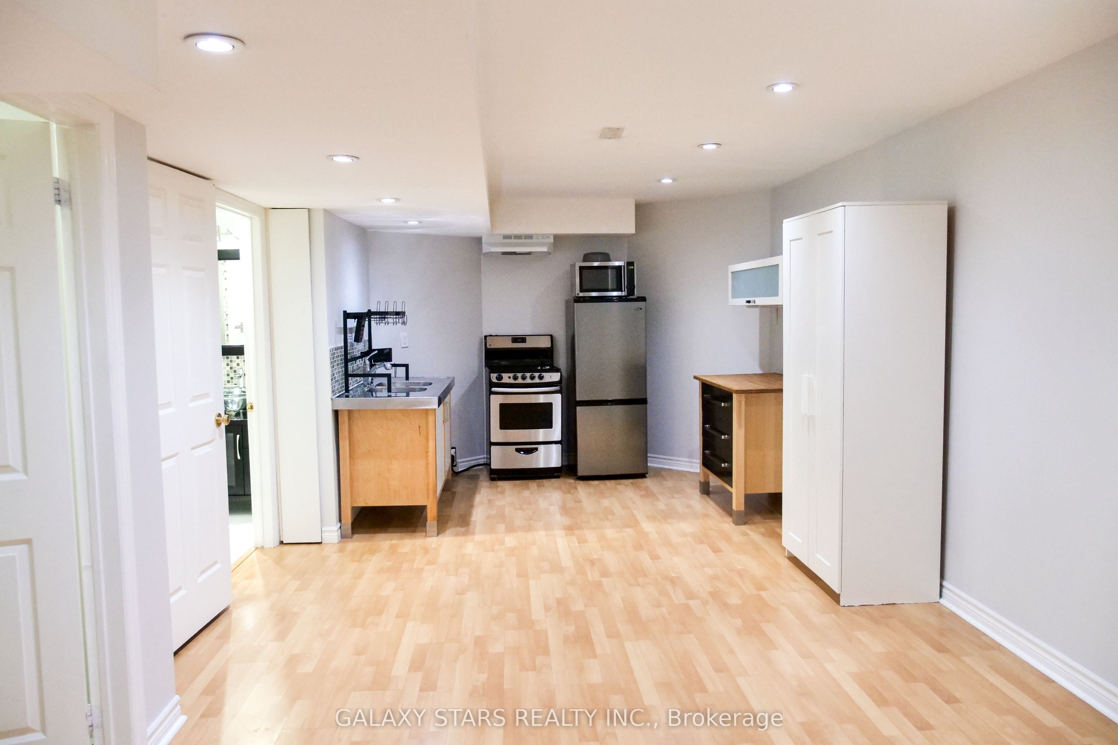 32 Kemp Drive, #Bsmnt