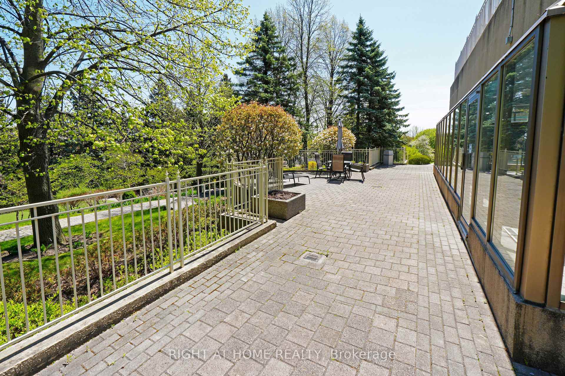 3 Bedrooms Condo at 20 Guildwood, Toronto For sale