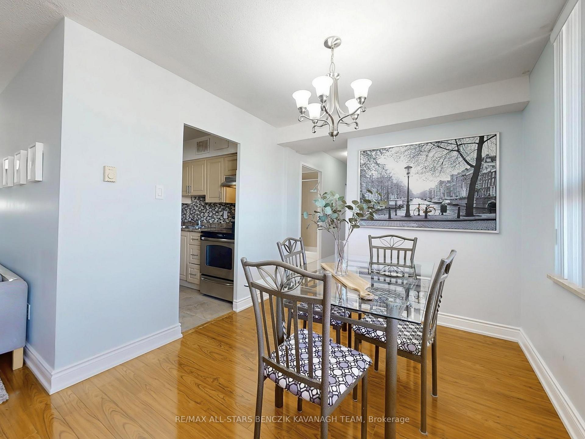 2 Bedrooms Condo at 1350 York Mills,  Toronto For sale