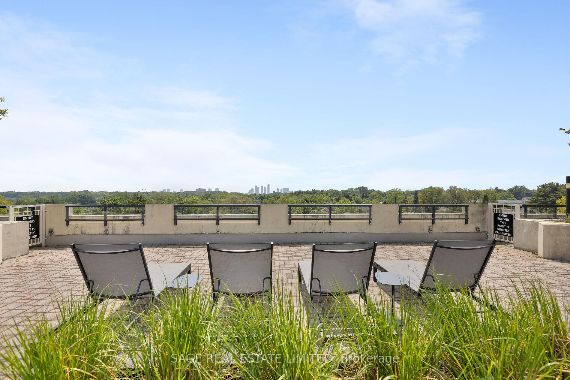 2 Bedrooms Condo at 25 Earlington, Toronto For sale