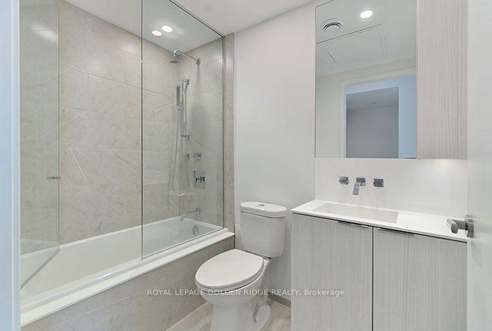 2 Bedrooms Condo at 16 Bonnycastle, Toronto For sale