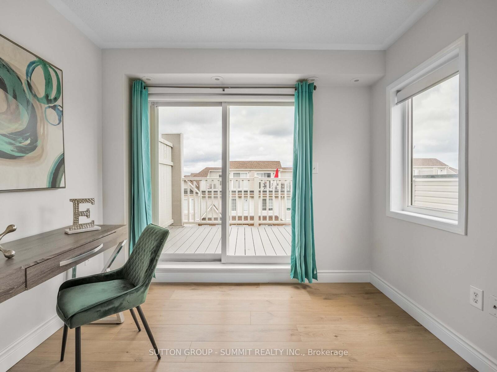 3 Bedrooms Condo at 614 Shoreline, Mississauga For sale