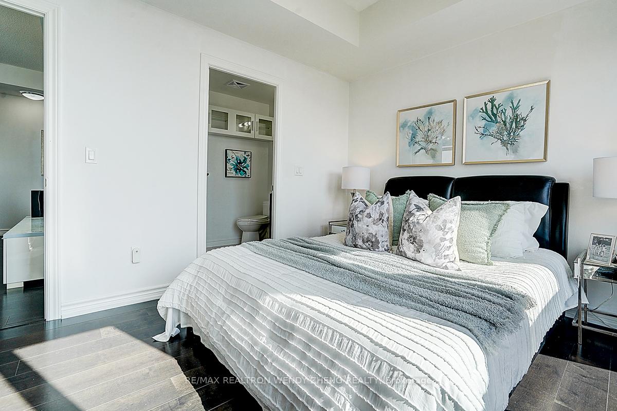 2 Bedrooms Condo at 52 Forest Manor, Toronto For sale