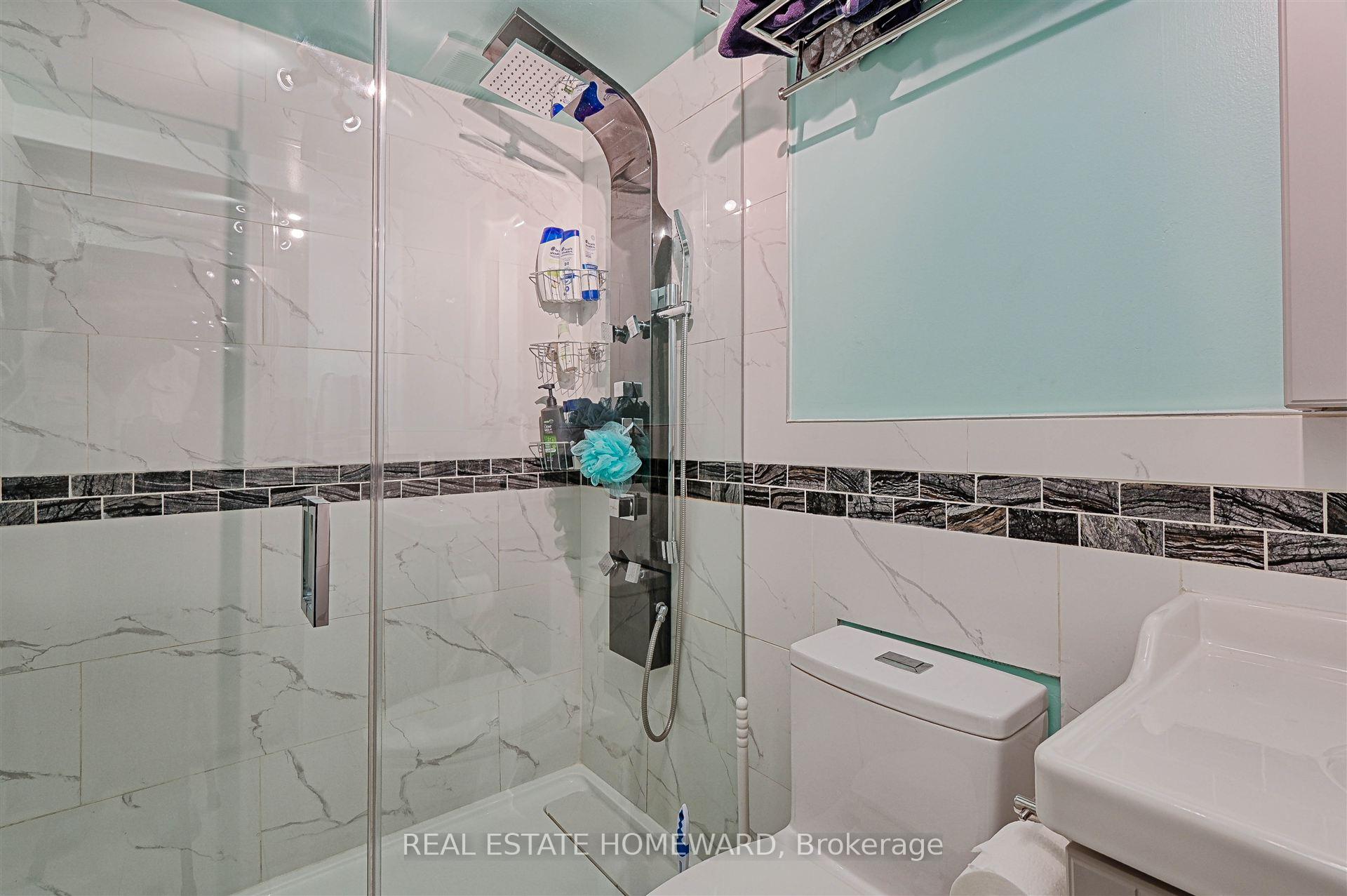 3 Bedrooms Condo at 397 Front, Toronto For sale