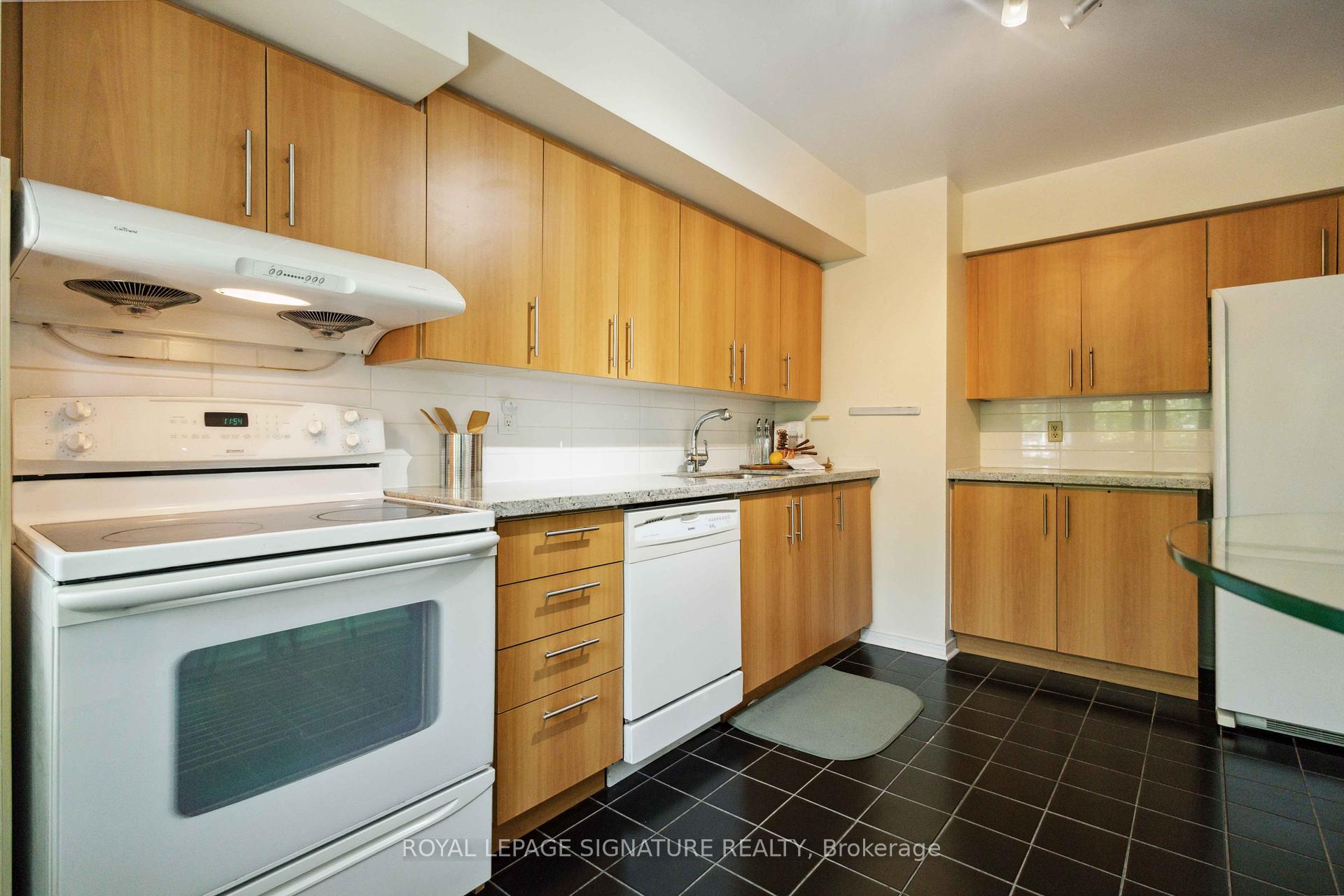 2 Bedrooms Condo at 36B Massey, Toronto For sale