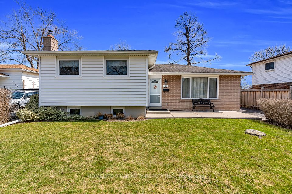 140 Folkstone Crescent