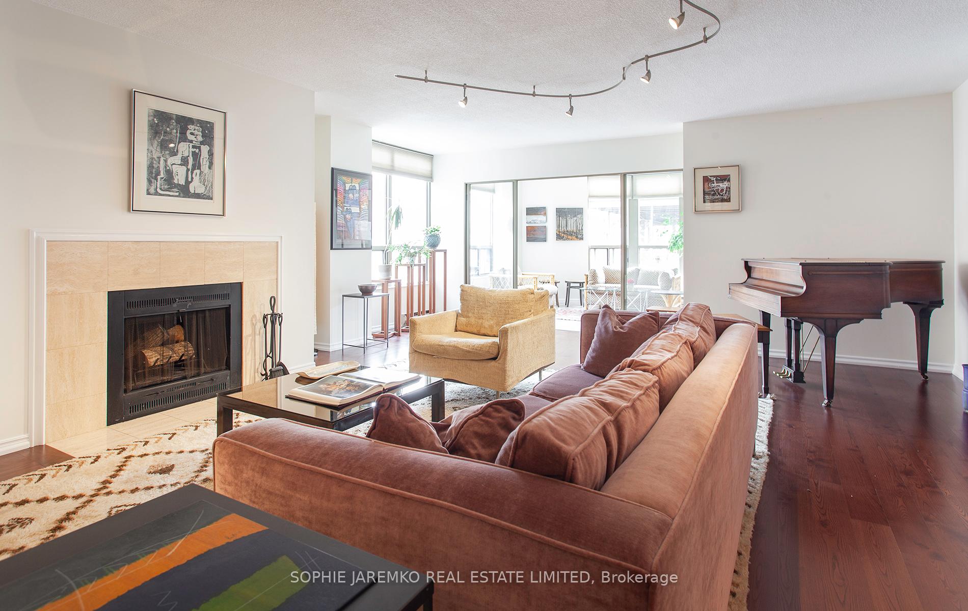 3 Bedrooms Condo at 160 Frederick,  Toronto For sale