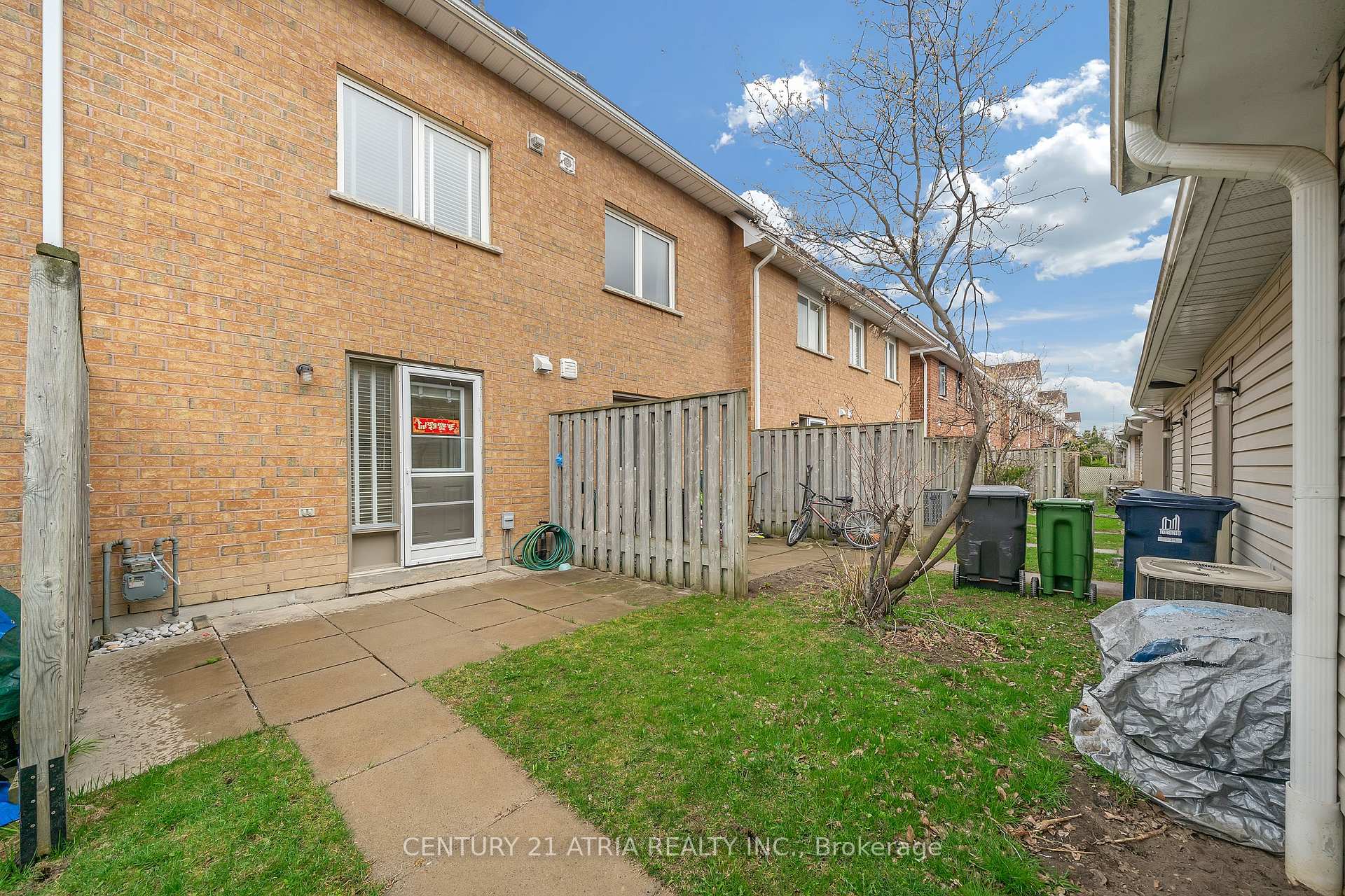 3 Bedrooms Condo at 9526 Sheppard,  Toronto For sale