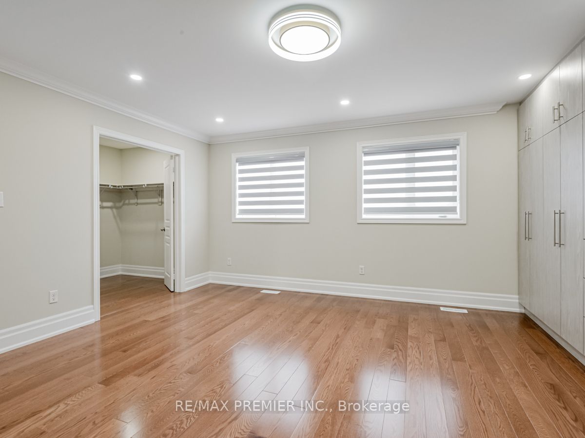 37 Colombo Crescent