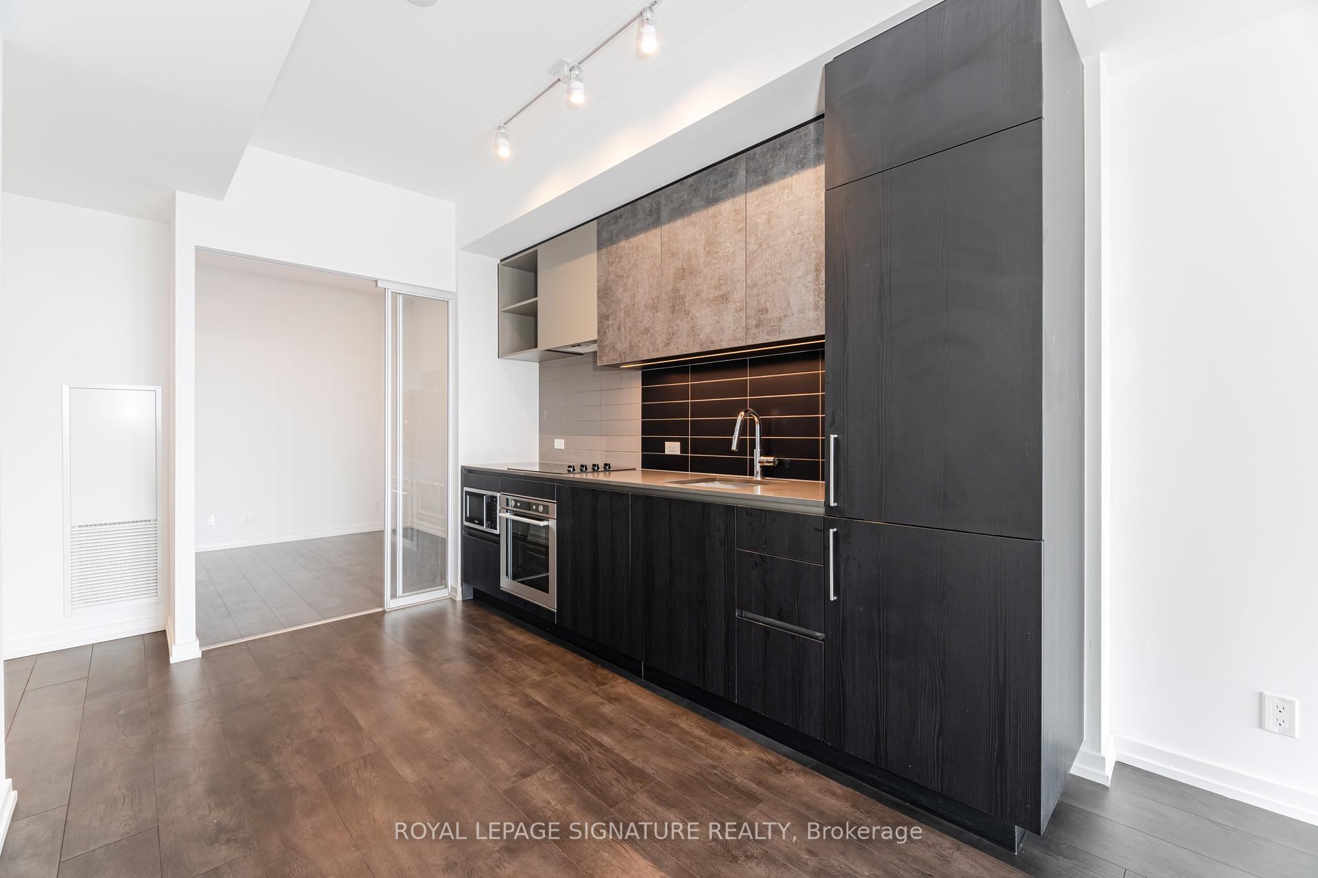 2 Bedrooms Condo at 7890 Jane, Vaughan For sale