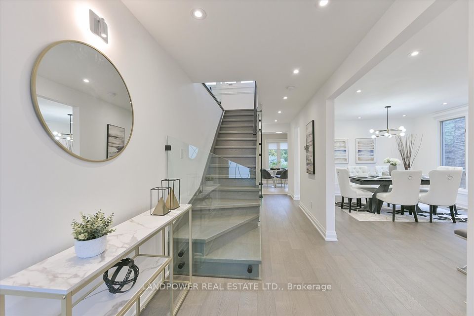 14 Carlton