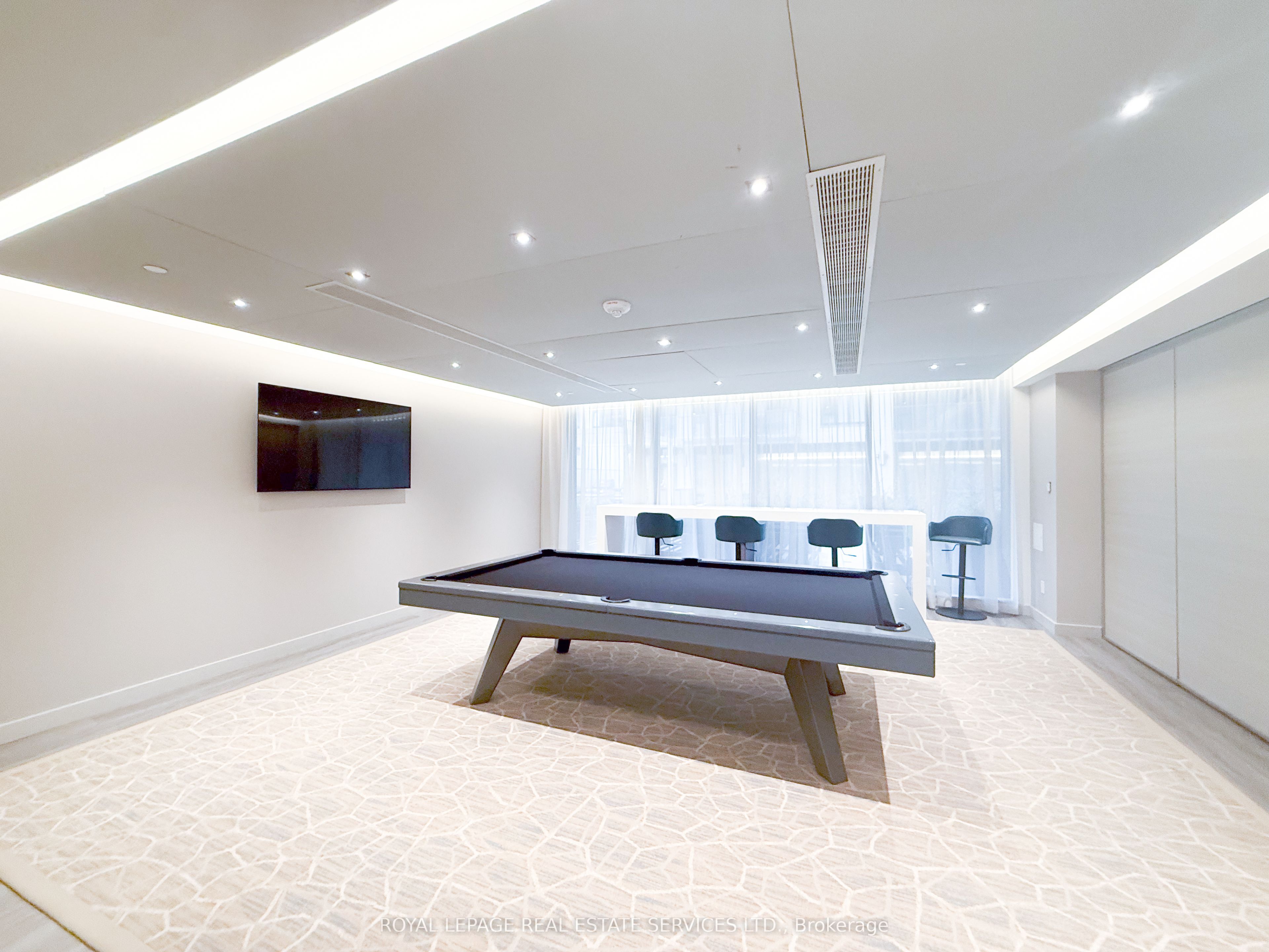 543 Richmond Street W, #425