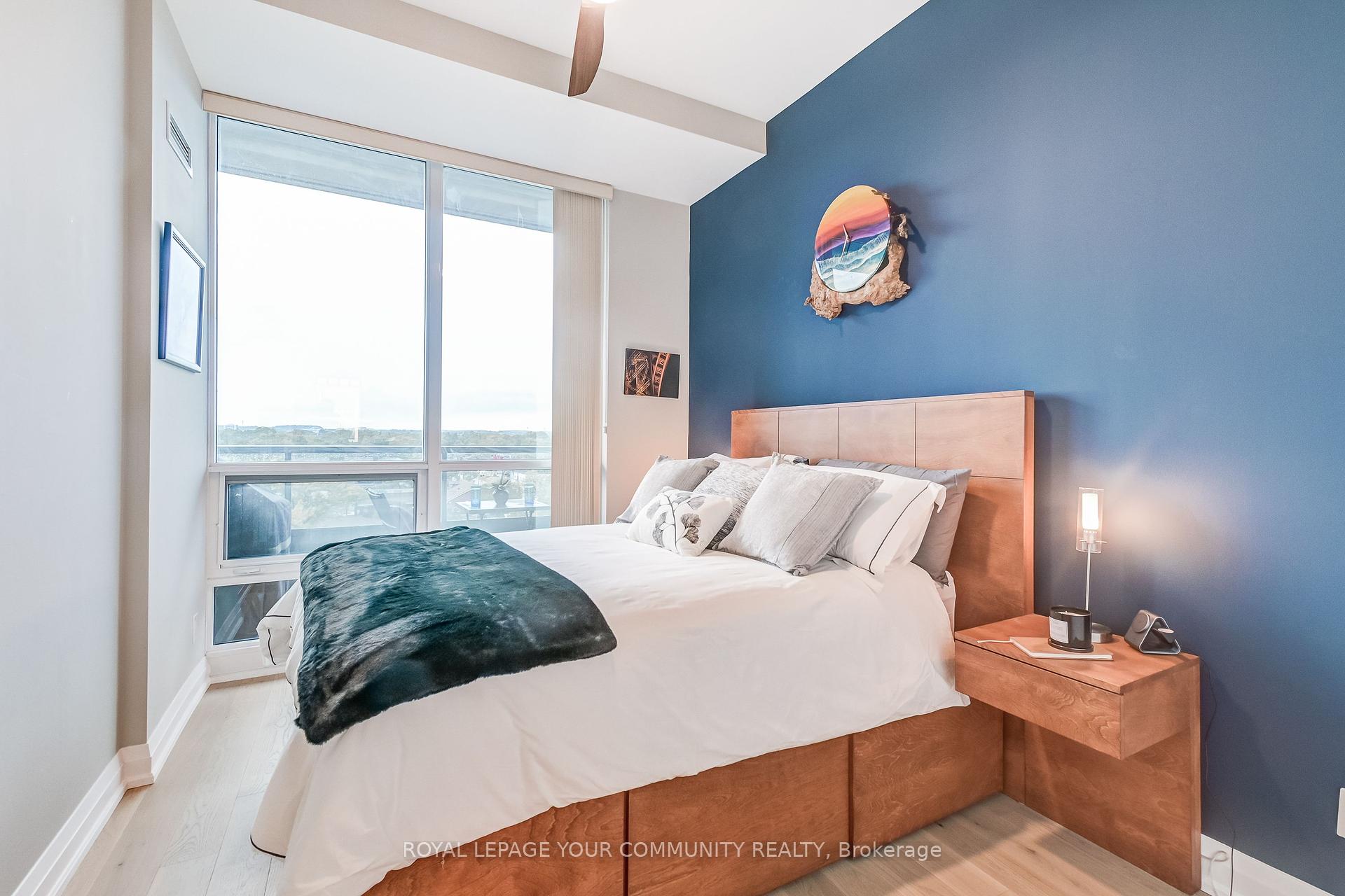 2 Bedrooms Condo at 11 Bronte,  Oakville For sale