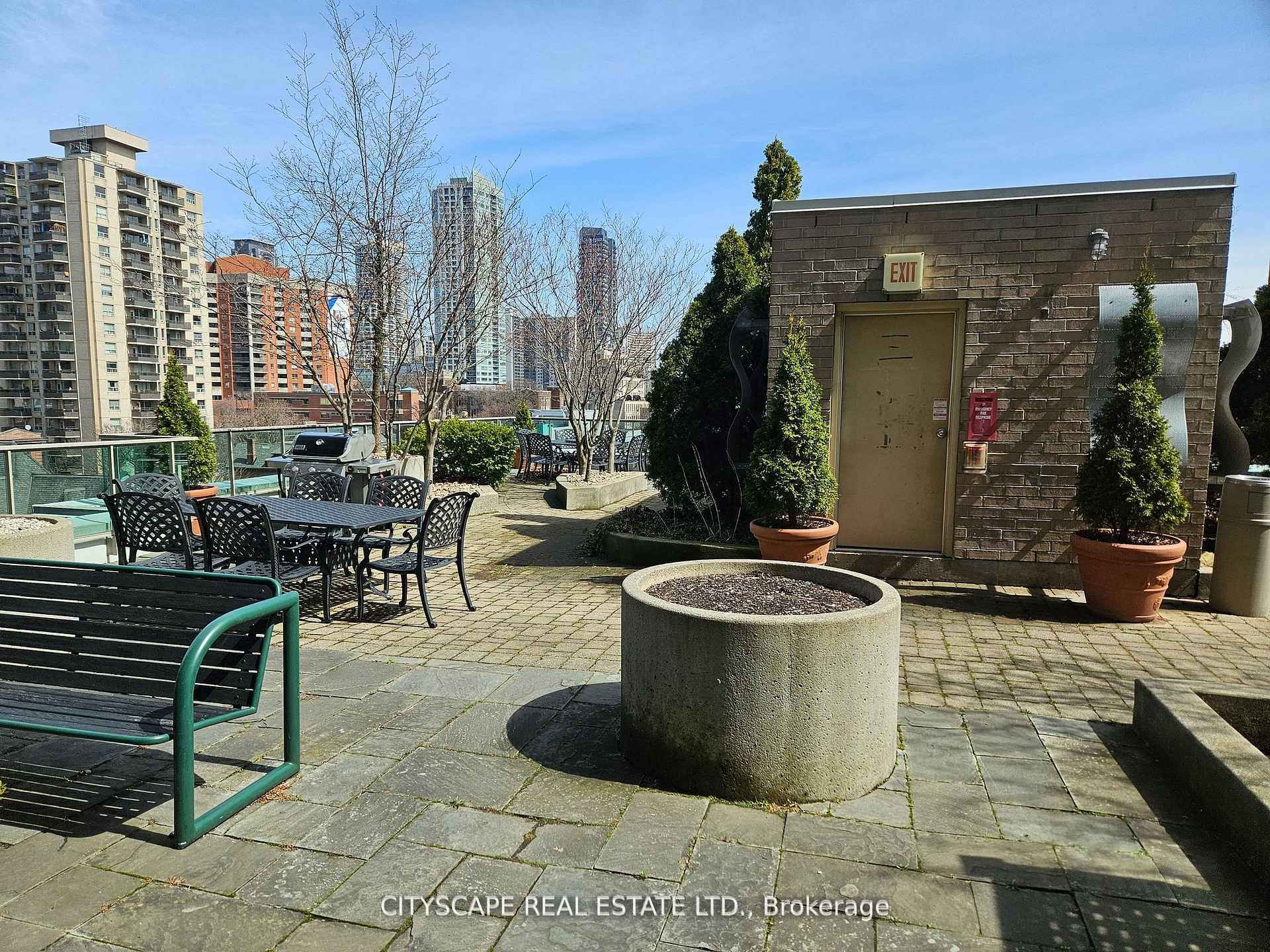 2 Bedrooms Condo at 70 Alexander, Toronto For sale
