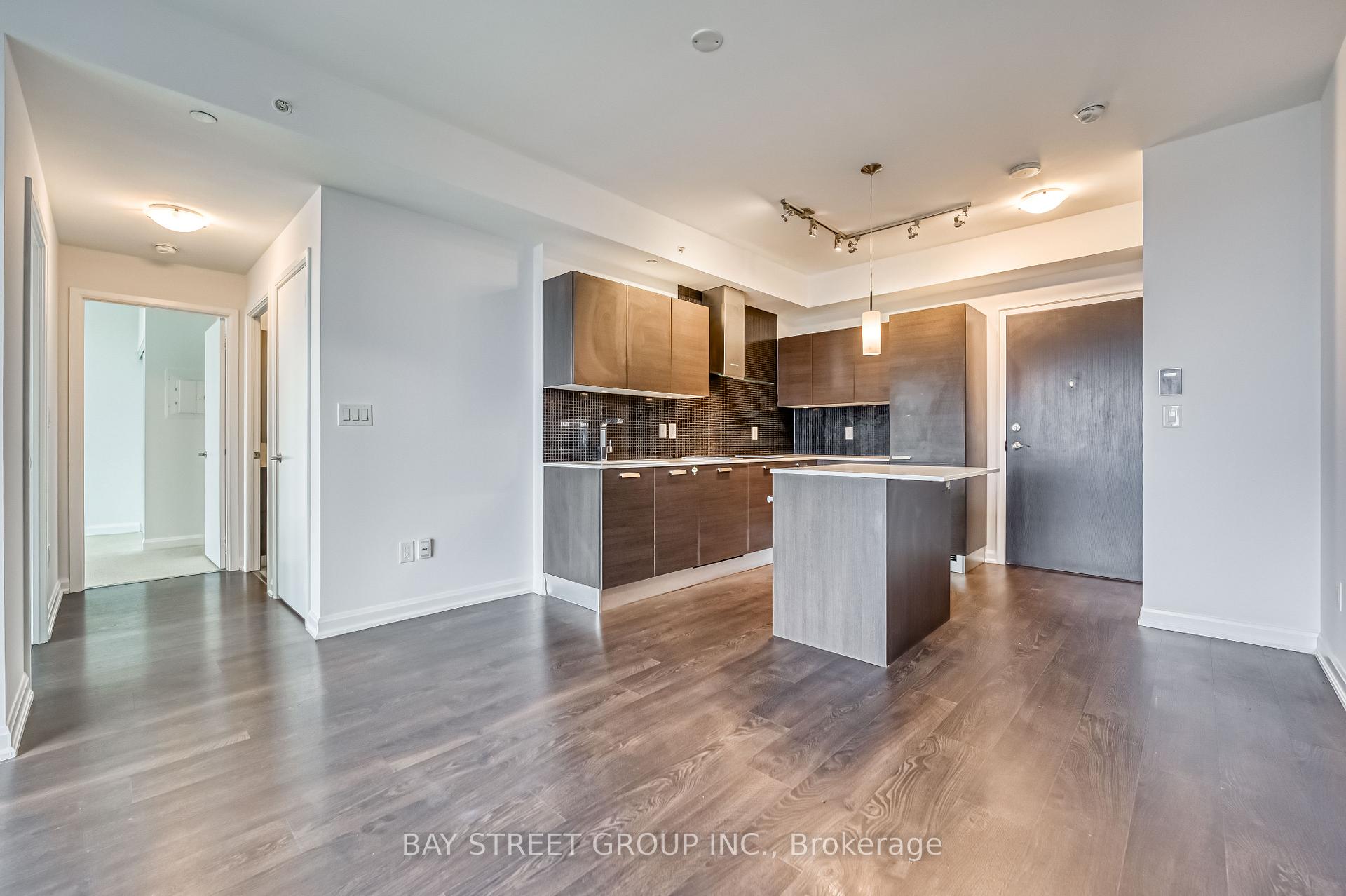 2 Bedrooms Co-op at 11 Bogert,  Toronto For sale