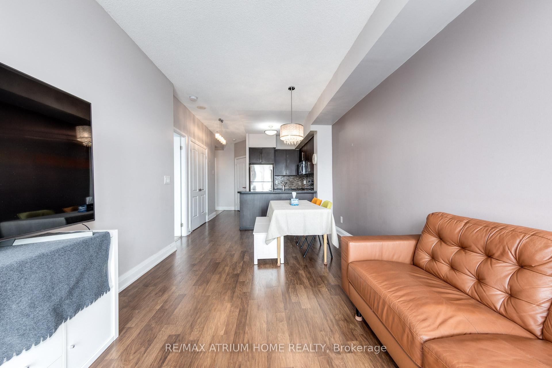 2 Bedrooms Condo at 20 North Park, Vaughan For sale