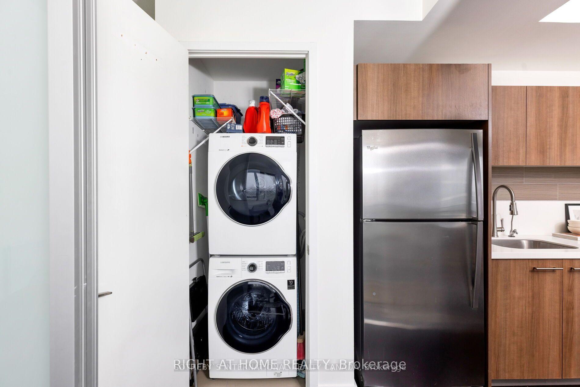 2 Bedrooms Condo at 390 Cherry, Toronto For sale