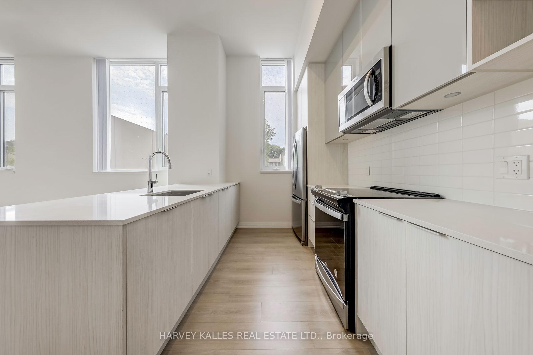 4 Bedrooms Condo at 25 Holly, Toronto For sale